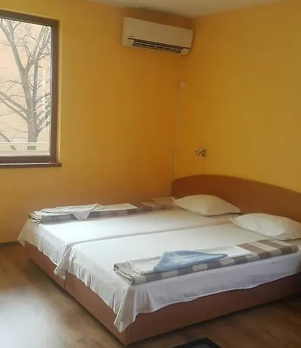 Nelly Σωζόπολη