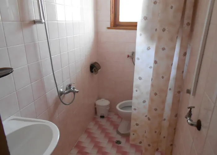 Nelly Σωζόπολη