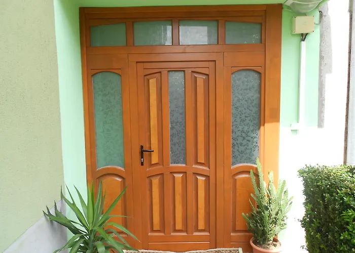 Πανσιόν Nelly Σωζόπολη